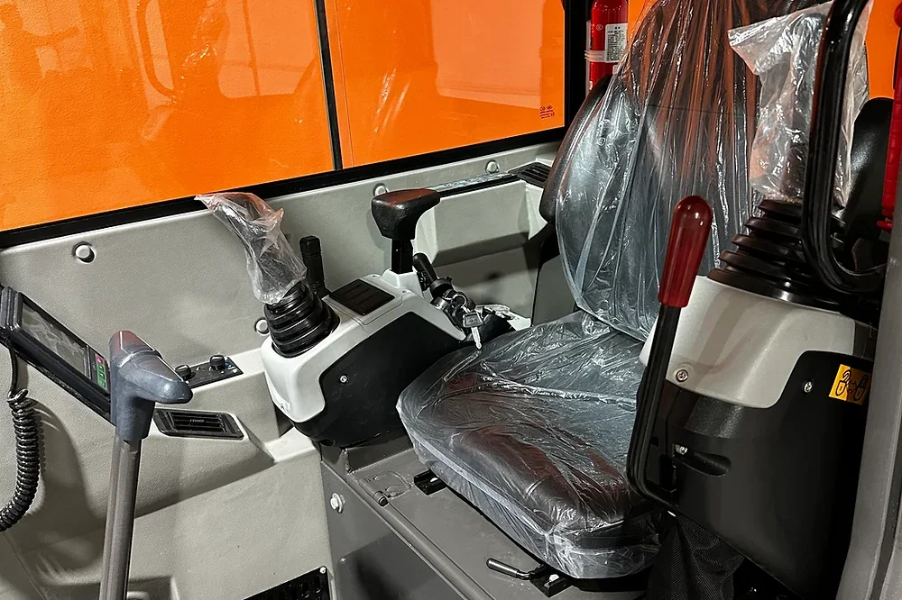 KYMRON® XH42D Pro Series Excavator with Thumb + Cab w/ AC & Radio - Image 11