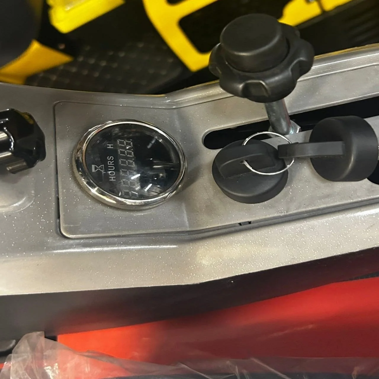 QK18K-C Mini Excavator with Kubota Engine – Swing Boom & Hydraulic Thumb by Bidadoo - Image 12