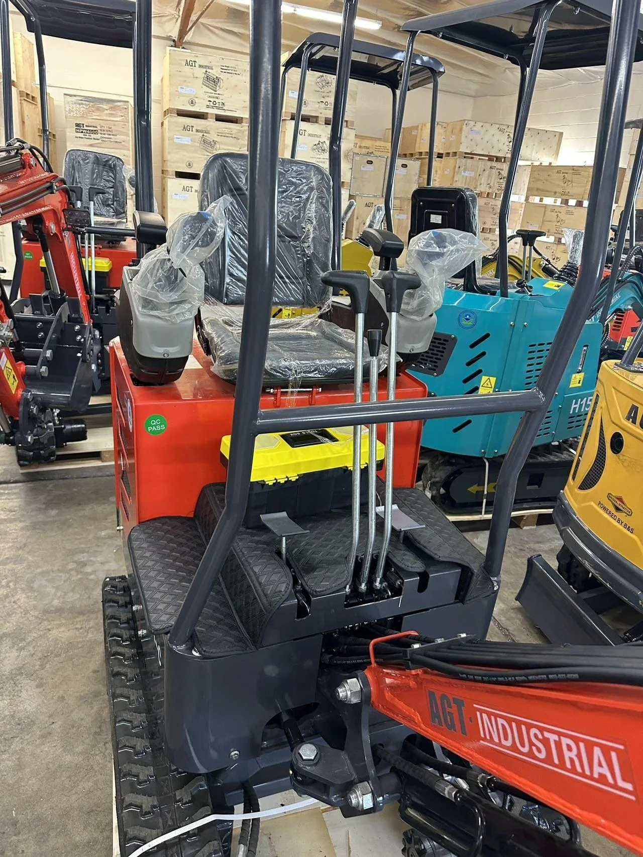 AGT DM12X-C Mini Excavator – Pilot Control, Swing Boom, Hydraulic Thumb by Bidadoo - Image 12