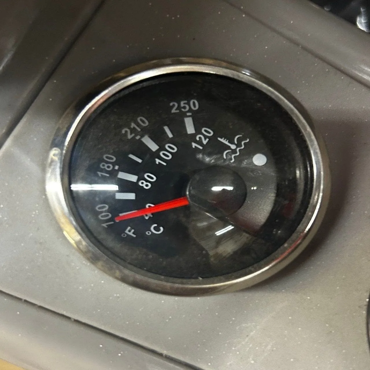 QK18K-C Mini Excavator with Kubota Engine – Swing Boom & Hydraulic Thumb by Bidadoo - Image 8